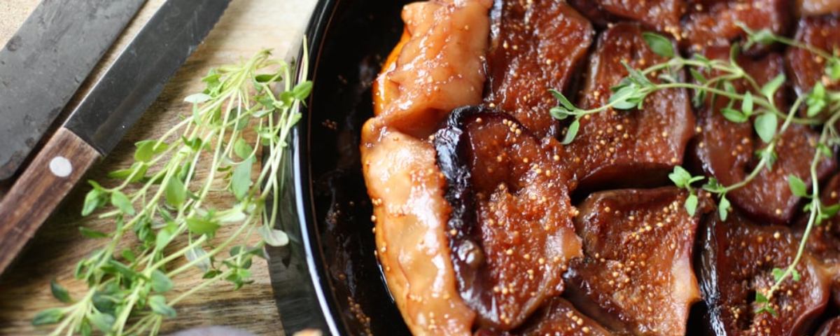 Receita Presunto Parma em Tarte Tatin de Figo com Queijo Pecorino, Rúcula e Redução de Balsâmico